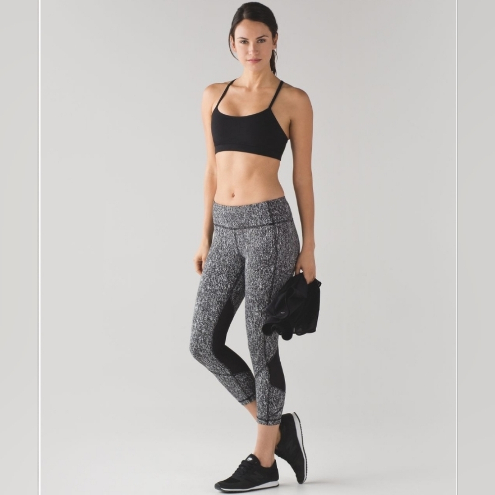 🍋 Lululemon athletica Black and White Cropped Pants